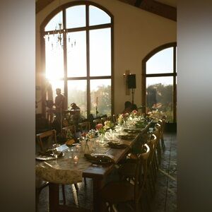 Like New Event Linen Napkins with Lace - Green